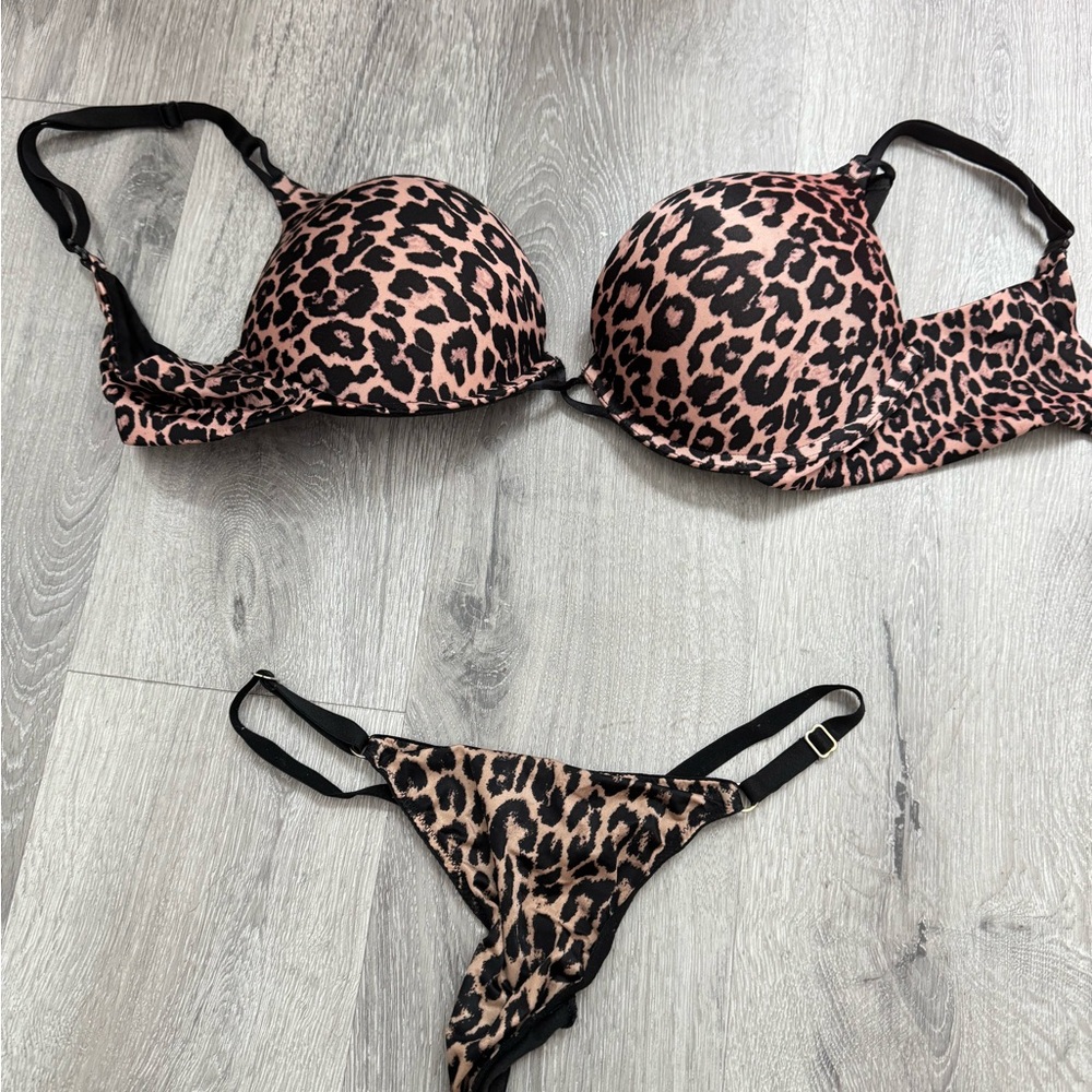 Victoria's Secret Leopard Print Bra Set